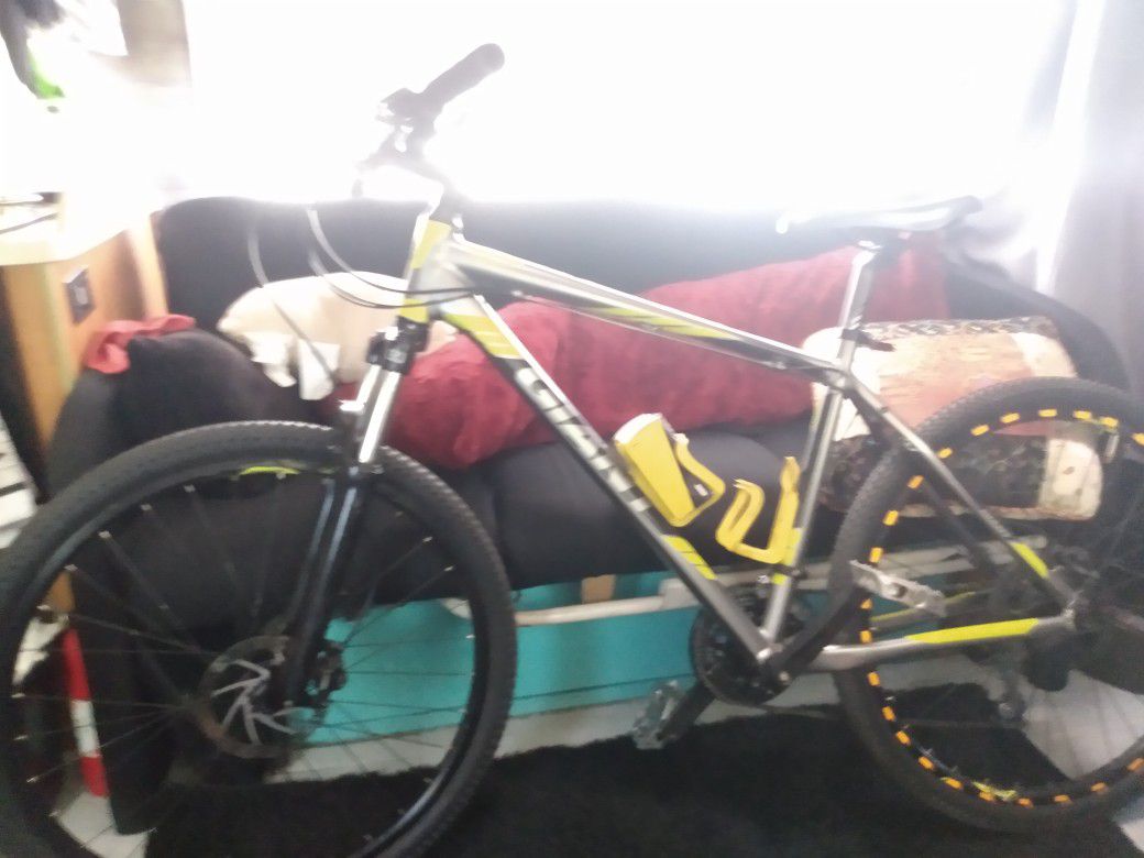 Giant talen trade for a smaller bike with disc breaks prefer 26 inch
