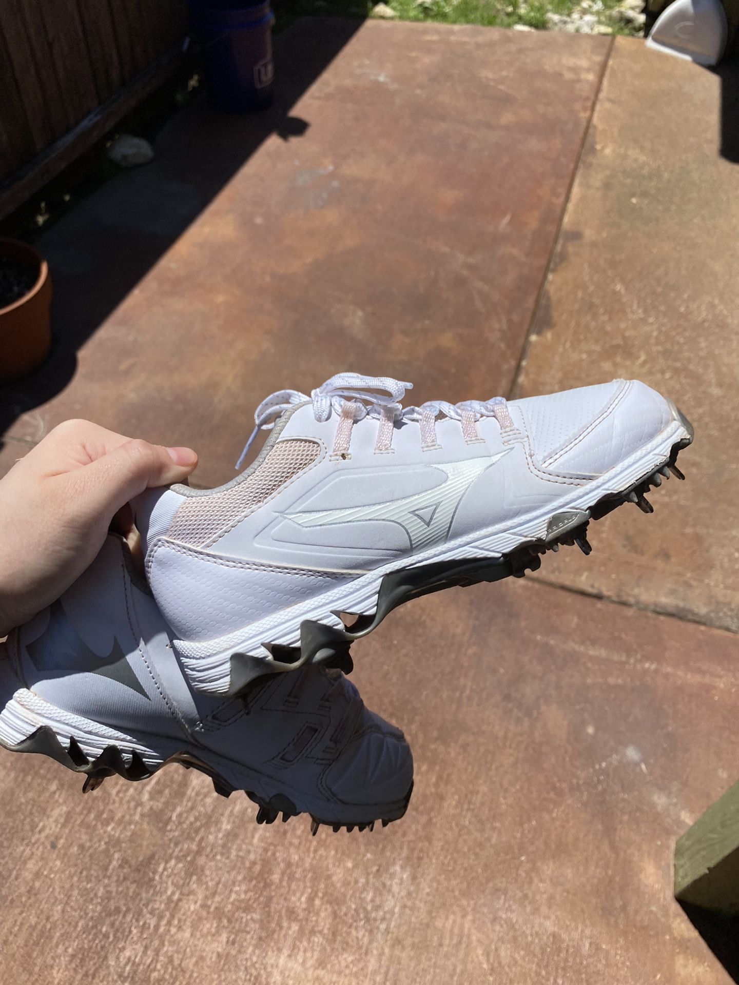 Women Metal Softball Cleats