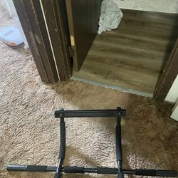 Pull Up Bar