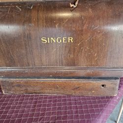 Singer Sewing Machine 