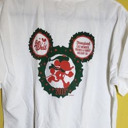 Disney Holiday T-shirt 