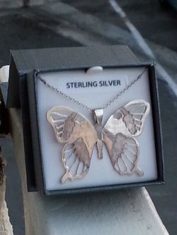 *~♥NeW StErLiNg BuTtErFlY NeCkLaCe♥~*