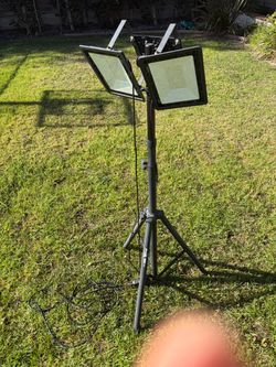 Light tower with telescoping post