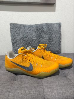 Nike Kobe XI University Gold Basketball Shoes Men’s Size 13