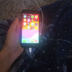 Unlocked iPhone SE No Cracks 