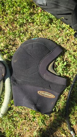 Scuba diving hood