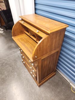 Vintage desk and dresser $65