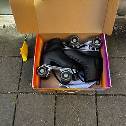 Roller Skates Size 4 USA women, 2 USA men, 35 Euro