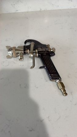 Model 18 Binks spray gun