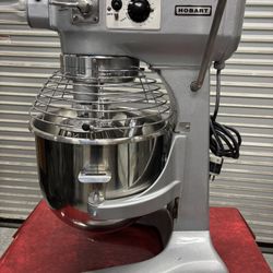 Hobart Classic 20 Qt Quart Mixer Like New With New Bowl And 3 New Attachments 