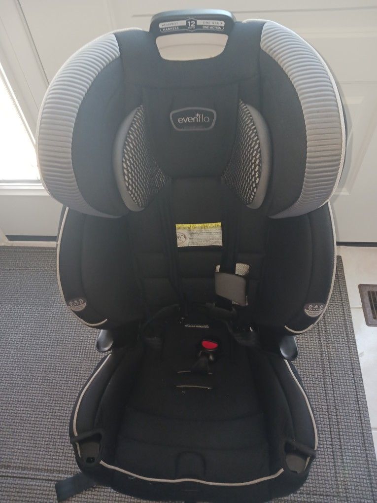 Evenflo Everykid\Everyfit 4 in 1 Convertible  Car Seat