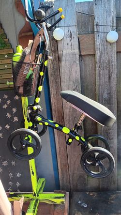 Knee scooter