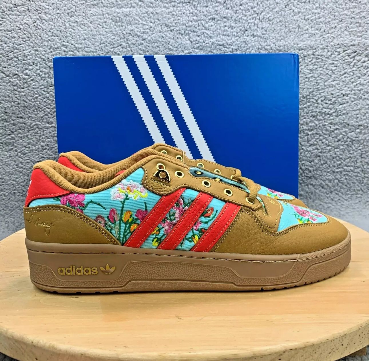 [NEW] Men's Unheardof x adidas Rivalry Low 'Mom's Ugly Couch' Shoes IG8453