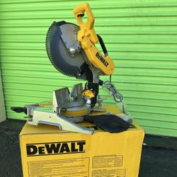 DEWALT 15 Amp Corded 12 in. Compound Double Bevel Miter Saw
