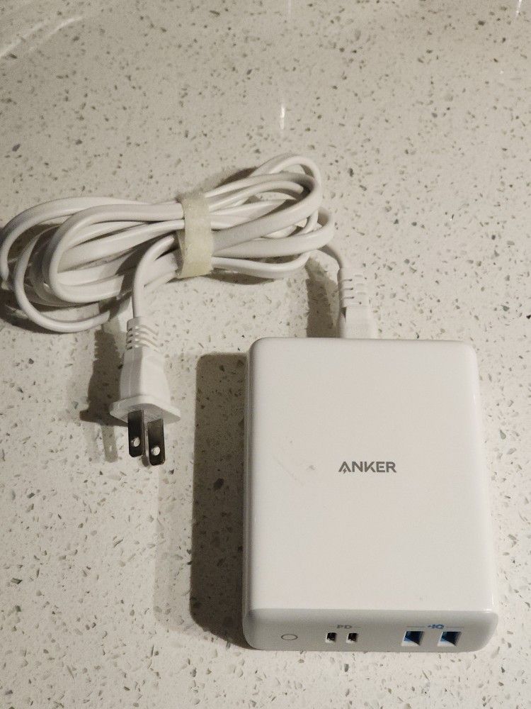 Anker 6" USB-C 100W PD 4 PowerPort Atom charger