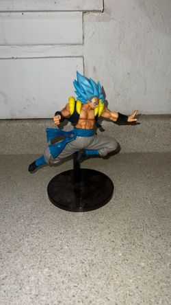 Gogeta statue