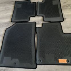 2023 Kia Soul Mats