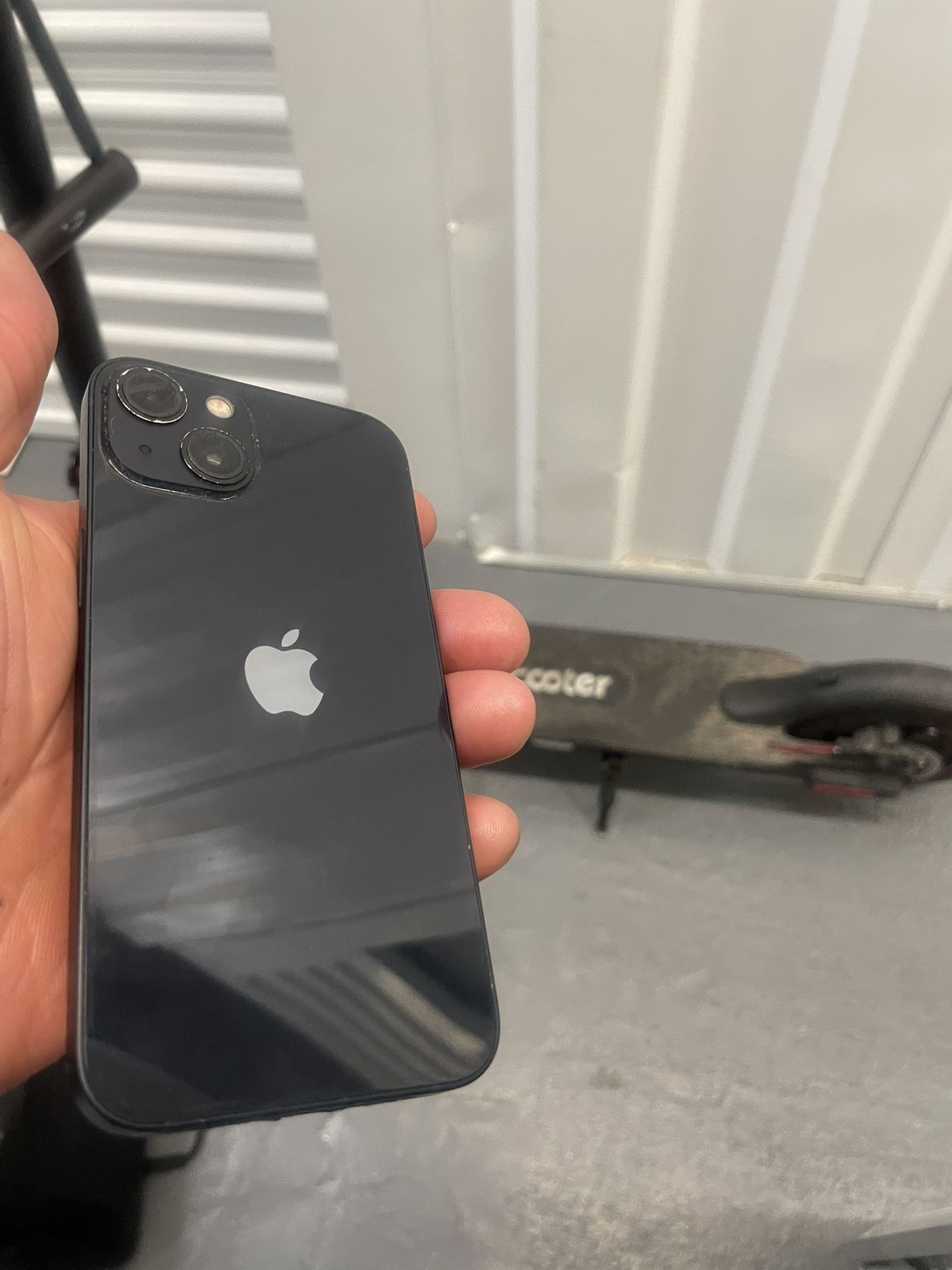 iPhone 13 (128gb) / XR UNLOCKED