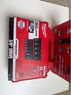 Brand new and sealed Milwaukee impact socket set. Perfect for mechanics, construction, and professional use.