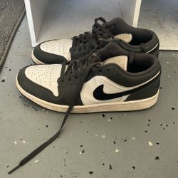 Men’s Size 10.5 Nike Shoes 
