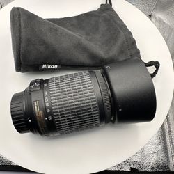 Nikon AF-S Nikole 55-200mm f4-5.6G ED Auto Focus-S DX Nikkor Zoom Lens