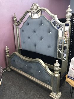 Queen Bedroom Set