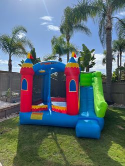 10 x 11 foot bounce house