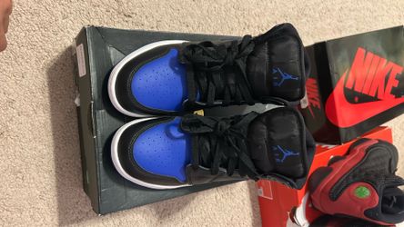 Air Jordan mid gs black hyper royal