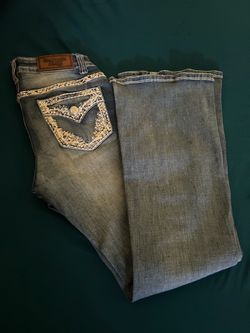 size 9 American Eagle low rise flare jeans