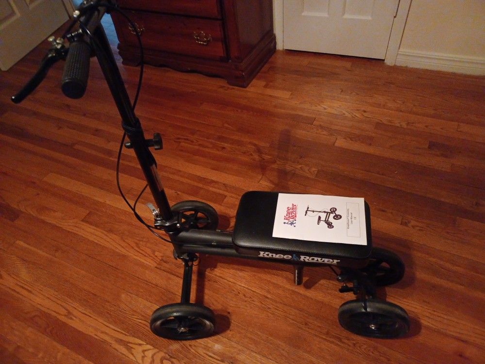 Steerable Knee Walker