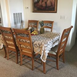 Table with 6 chairs