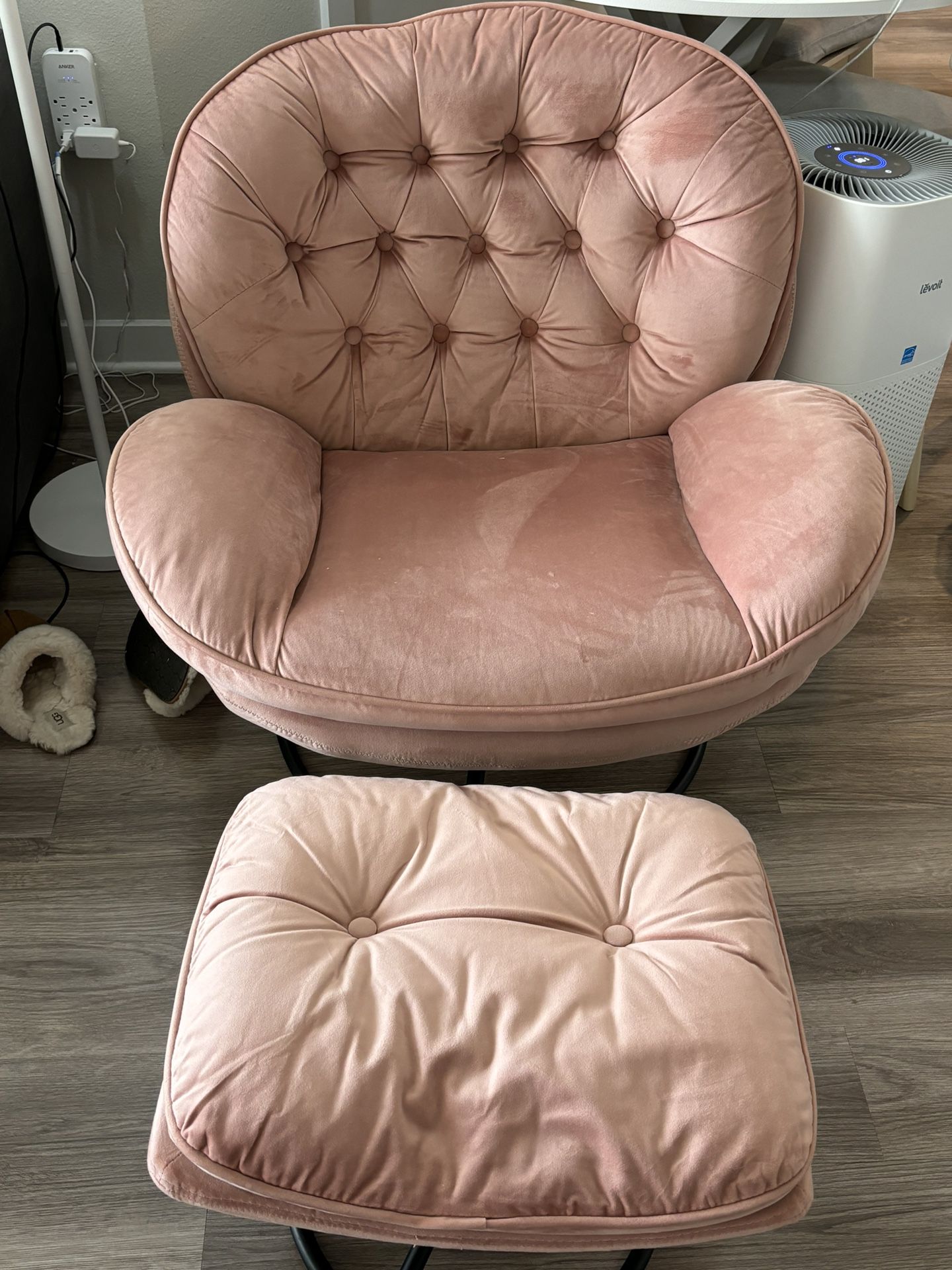 Pink chair with Footrest