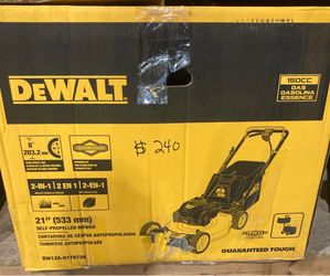 DeWalt 21in Self Propelled Lawn Mower
