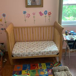 Baby Crib / Toddler Crib