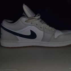  Men's Air Jordan 1 Size 11 Low tops Navy Blue/White/Grey Or Silver 