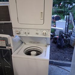 Kenmore 24" Electric Stackable Washer And Dryer All In One 