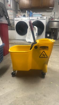 Rubbermaid commercial mop bucket