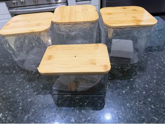 Laundry pod containers
