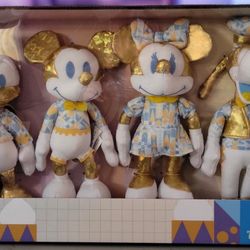 Walt Disney World Plush Set 50th Anniversary “It’s A Small World” Limited Edition
