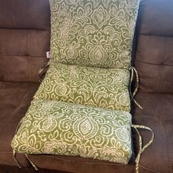 Comfort Classics Floral Outdoor Chair Cushion. Read description