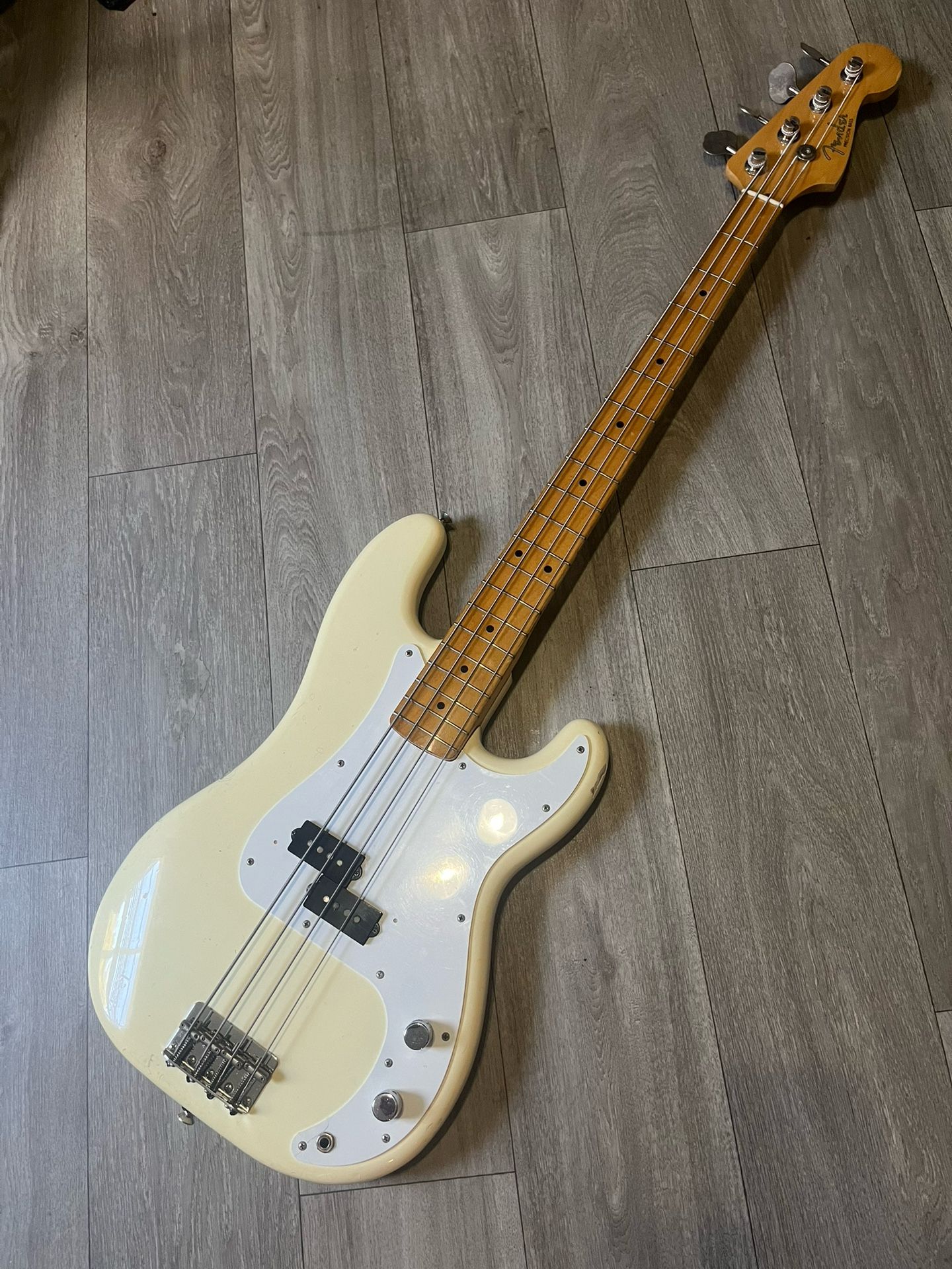 Fender Precision P Bass Japan