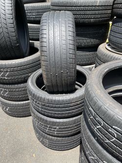 225/40/19 Pirelli run flat 225/40R19 set of 4 matching used tires in great condition 300$ for 4 tires plus tax. Mount available but not included. Whee