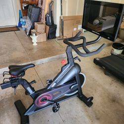 Pro-form Studio Pro 22 Exercise Bike with Touchscreen and 1 Year iFIT Membership Included