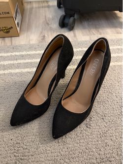 Black heels size 5
