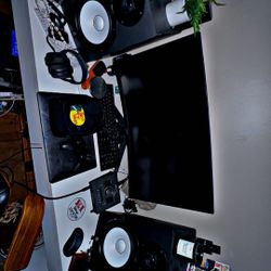 Yamaha HS8 