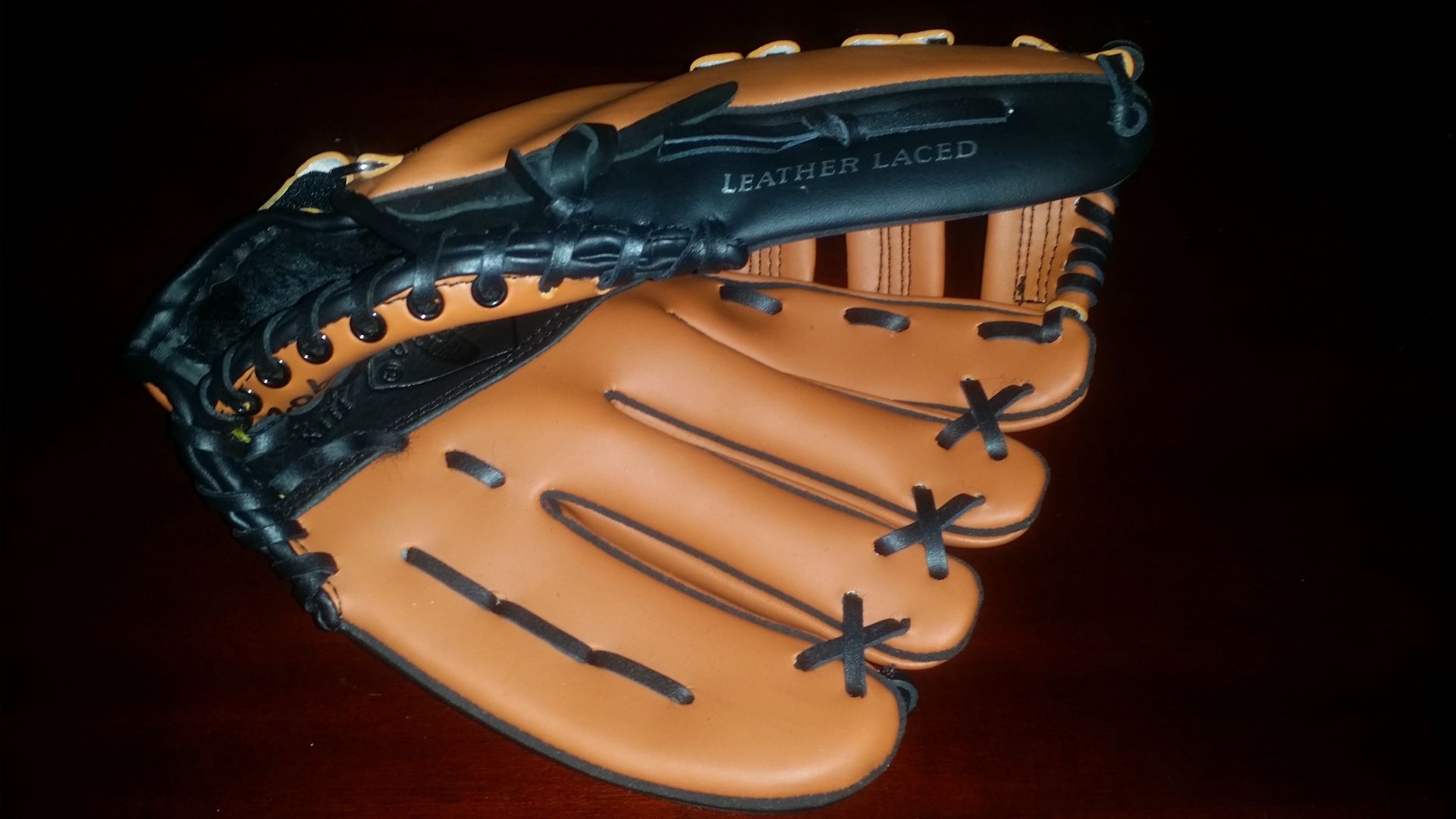 MacGregor 12.5 Right Hand Softball/Baseball