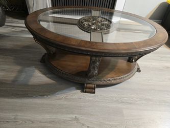 Beautiful Table Set of 3!