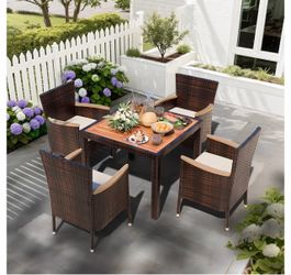 5-Piece Outdoor Wicker Patio Dining Set