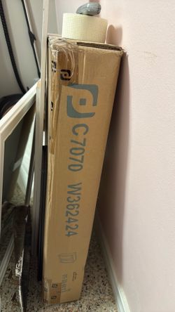 New in box panda kitchen cabinet white shaker