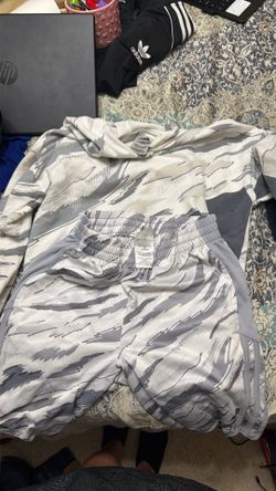 Adidas size M (10/12)